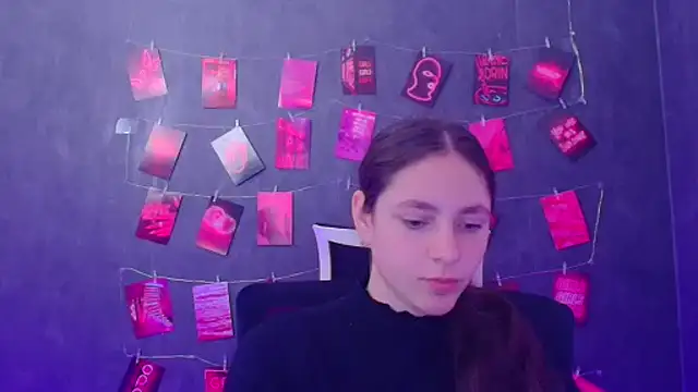 KissMeJulia online show from March 25, 2026, 6:25 pm