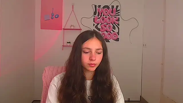 KissMeJulia online show from May 9, 2026, 5:12 am