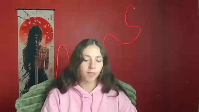 KissMeJulia online show from May 16, 2026, 5:26 am