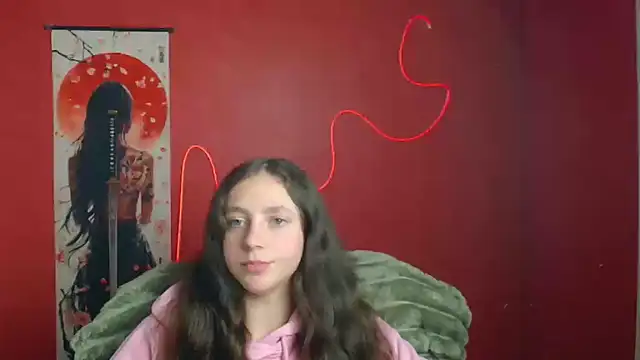 KissMeJulia online show from May 16, 2026, 10:36 am