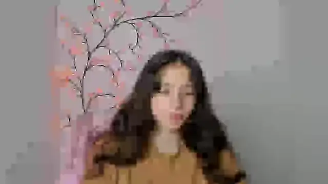 KissMeJulia online show from May 17, 2026, 5:27 am