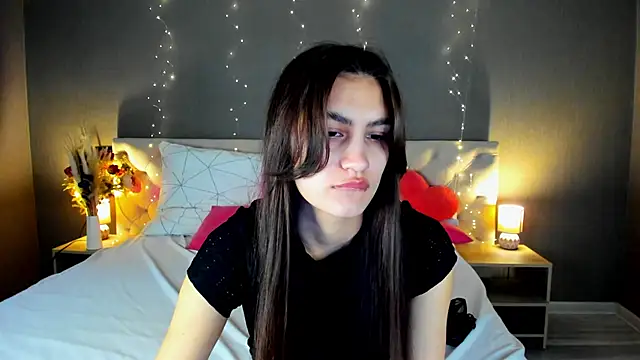 Snapshot of Adele_Lanea chatting on April 22, 2026, 12:46 am Adele Lanea online show from April 22, 2026, 12:46 am