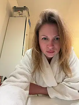 Snapshot of Frenchgirl45 chatting on February 28, 2026, 7:37 pm Frenchgirl45 online show from February 28, 2026, 7:37 pm