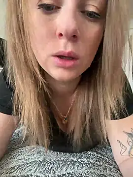 Snapshot of Frenchgirl45 chatting on March 4, 2026, 1:17 pm Frenchgirl45 online show from March 4, 2026, 1:17 pm