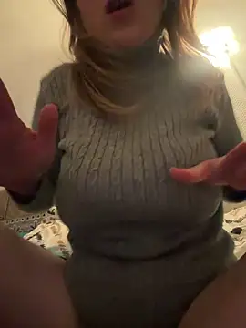 Snapshot of Frenchgirl45 chatting on March 8, 2026, 11:08 pm Frenchgirl45 online show from March 8, 2026, 11:08 pm