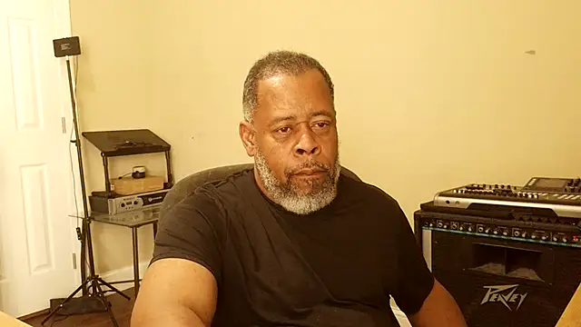 Cleozevo1961 online show from April 11, 2026, 6:01 pm