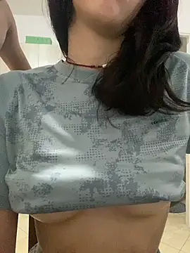 Snapshot of tuputa420 chatting on April 1, 2026, 3:18 am tuputa420 online show from April 1, 2026, 3:18 am