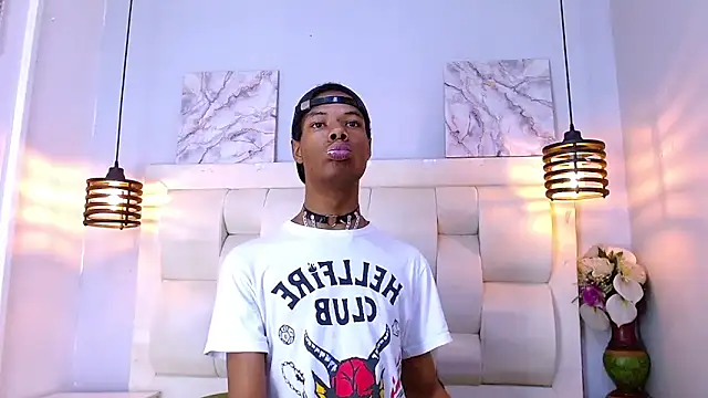 Santiago Ortiz  online show from April 10, 2026, 6:56 pm