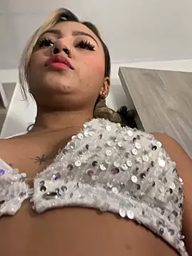 Dulce Sofi  online show from February 19, 2026, 7:43 pm