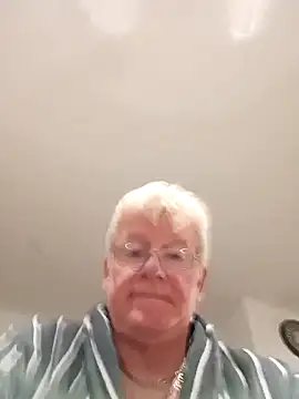 olivbisoumis online show from April 1, 2026, 4:46 am