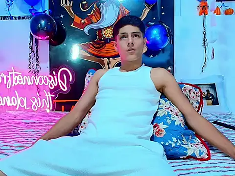 Eliassalvatore  online show from February 27, 2026, 8:53 pm