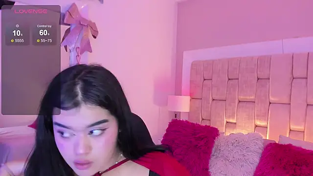 AnniJones online show from April 13, 2026, 2:50 am