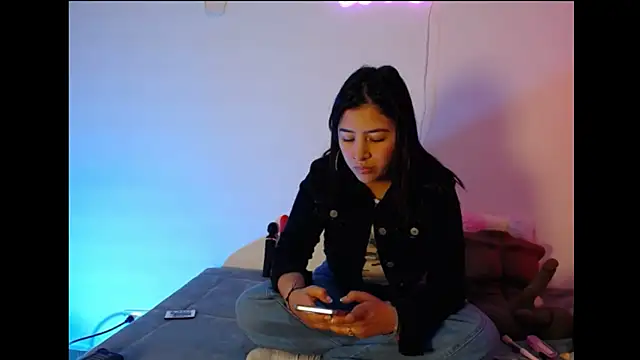 Snapshot of Ele_Enchanted chatting on February 25, 2026, 1:43 pm Ele Enchanted online show from February 25, 2026, 1:43 pm