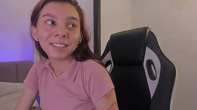 MelLove  online show from February 18, 2026, 9:00 pm