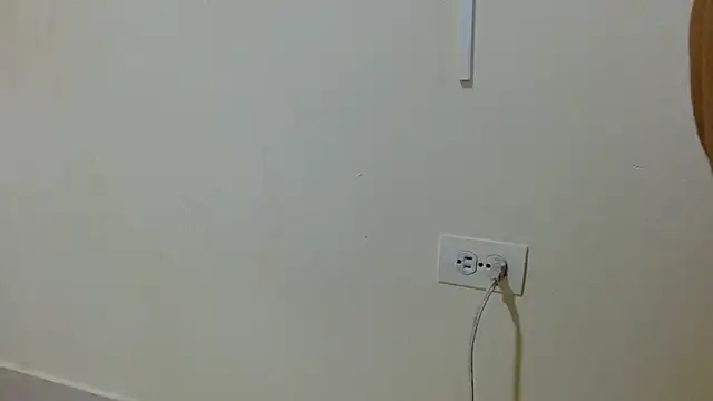 valkahot20 online show from April 18, 2026, 9:02 am