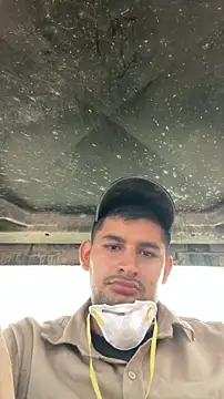 Snapshot of walterktm chatting on February 25, 2026, 9:24 pm walterktm online show from February 25, 2026, 9:24 pm