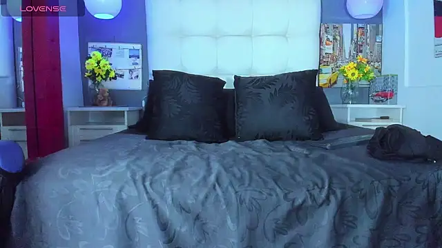 Snapshot of SharonTygaX chatting on February 28, 2026, 4:13 am SharonTygaX online show from February 28, 2026, 4:13 am