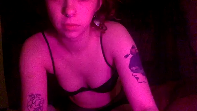 Snapshot of ivyxoxo chatting on February 24, 2026, 7:39 am ivyxoxo online show from February 24, 2026, 7:39 am