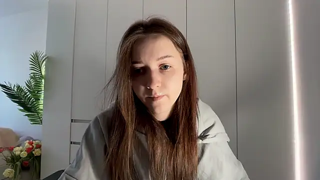 monnymoonn online show from March 16, 2026, 7:23 am