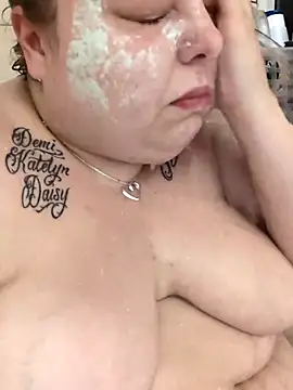 HottieHunter  online show from February 25, 2026, 9:13 pm