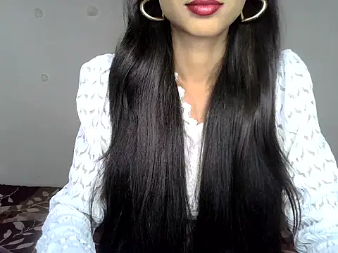 SIKSHA SINGH online show from May 18, 2026, 7:20 pm