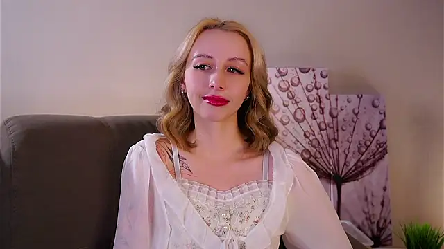 Snapshot of EugeniaEarl chatting on February 21, 2026, 1:12 pm EugeniaEarl online show from February 21, 2026, 1:12 pm