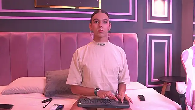 Luxa Velvet online show from February 28, 2026, 12:50 pm