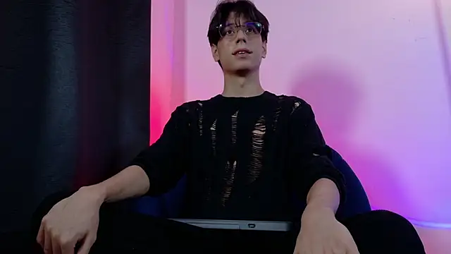 lui x dust online show from May 19, 2026, 3:35 am
