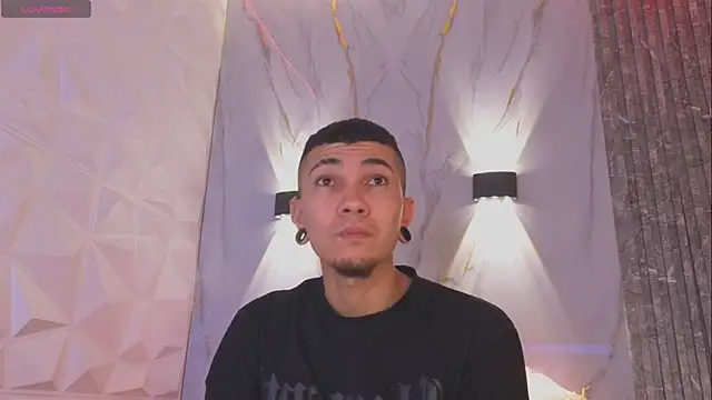 Logan and Reachel online show from March 31, 2026, 11:43 am