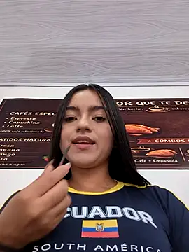 DulceCaroX online show from June 19, 2026, 1:04 pm