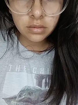 Rosyshadow online show from June 4, 2026, 9:43 pm