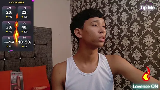 Little Twink19x online show from May 25, 2026, 7:42 pm