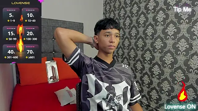 Snapshot of Little_Twink19x chatting on June 4, 2026, 7:42 pm Little Twink19x online show from June 4, 2026, 7:42 pm
