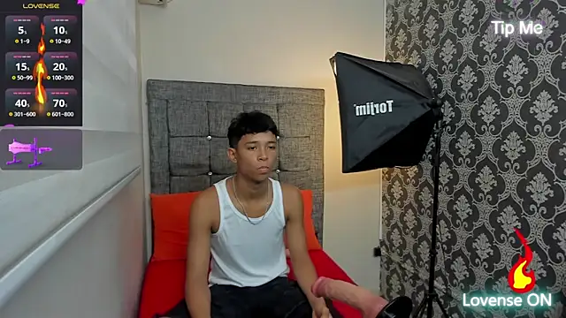 Snapshot of Little_Twink19x chatting on June 11, 2026, 7:34 pm Little Twink19x online show from June 11, 2026, 7:34 pm
