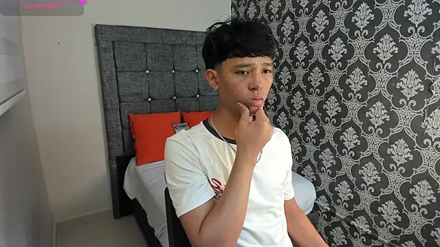 Snapshot of Little_Twink19x chatting on July 10, 2026, 7:27 pm Little Twink19x online show from July 10, 2026, 7:27 pm