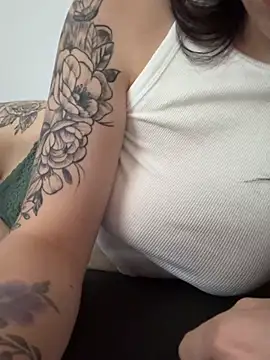 Lizzy Wild online show from April 21, 2026, 7:03 am