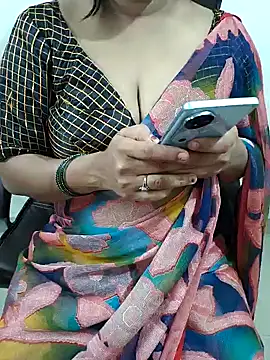 Snapshot of Vandana122 chatting on March 5, 2026, 10:33 am Vandana122 online show from March 5, 2026, 10:33 am