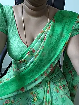 Snapshot of Vandana122 chatting on March 13, 2026, 5:14 am Vandana122 online show from March 13, 2026, 5:14 am