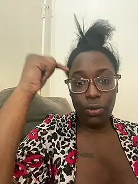 Snapshot of Sinfulwaterfalls chatting on May 8, 2026, 6:46 pm Sinfulwaterfalls online show from May 8, 2026, 6:46 pm