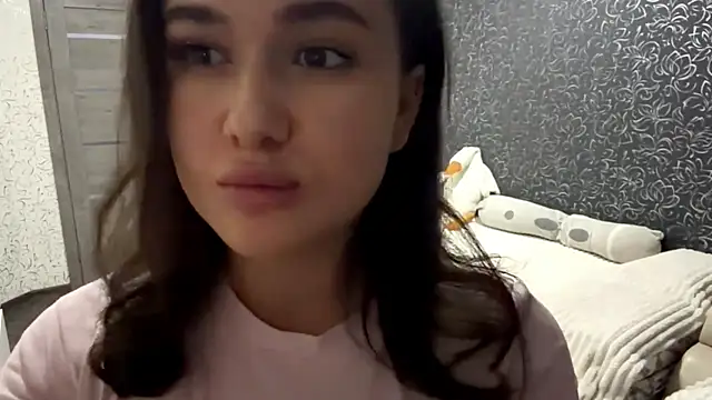 JoycelynUrion online show from April 3, 2026, 11:41 am