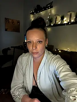 ZaramourXMrX online show from March 18, 2026, 8:45 pm