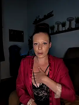 Snapshot of ZaramourXMrX chatting on April 28, 2026, 7:30 pm ZaramourXMrX online show from April 28, 2026, 7:30 pm
