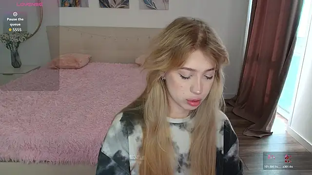 linaloon online show from March 13, 2026, 3:13 am