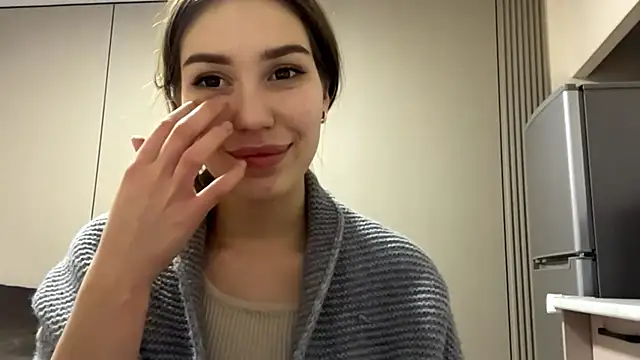 HypnoticEyeys online show from February 21, 2026, 5:25 pm