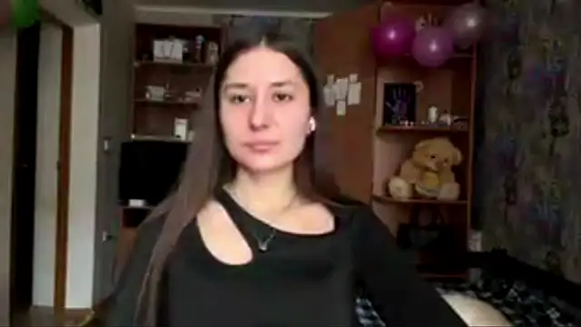 Snapshot of poly_princess chatting on February 25, 2026, 7:18 am poly princess online show from February 25, 2026, 7:18 am