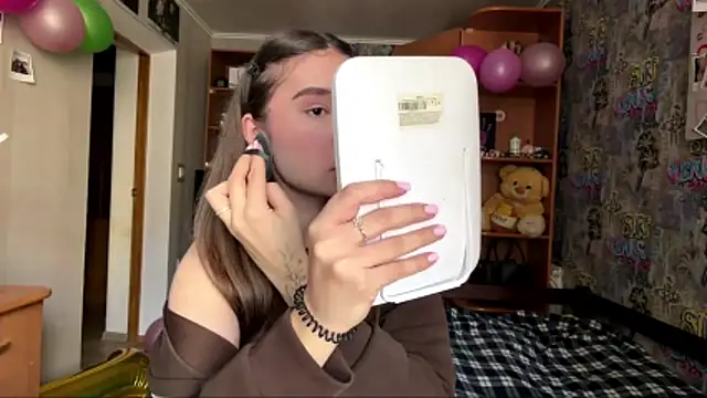 Snapshot of poly_princess chatting on March 2, 2026, 10:00 am poly princess online show from March 2, 2026, 10:00 am