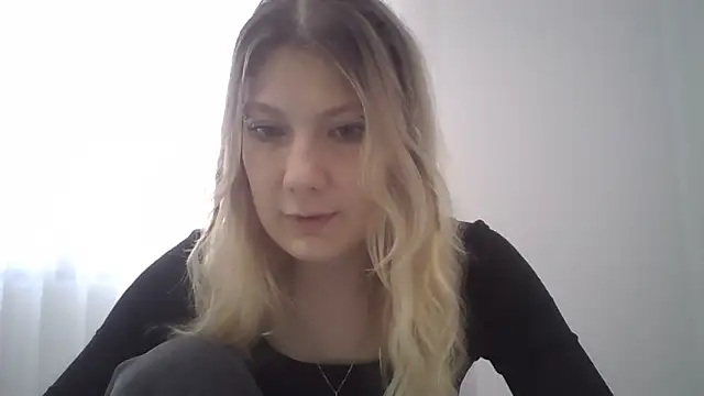 Foxy Bright online show from March 2, 2026, 12:34 pm