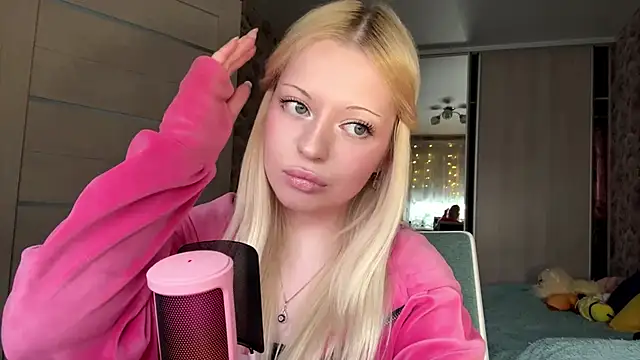 JeneeBIanks online show from March 6, 2026, 10:23 am