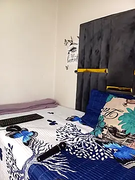 Divine Beautyxx online show from March 31, 2026, 12:12 am