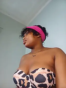 Divine Beautyxx online show from June 17, 2026, 3:53 am